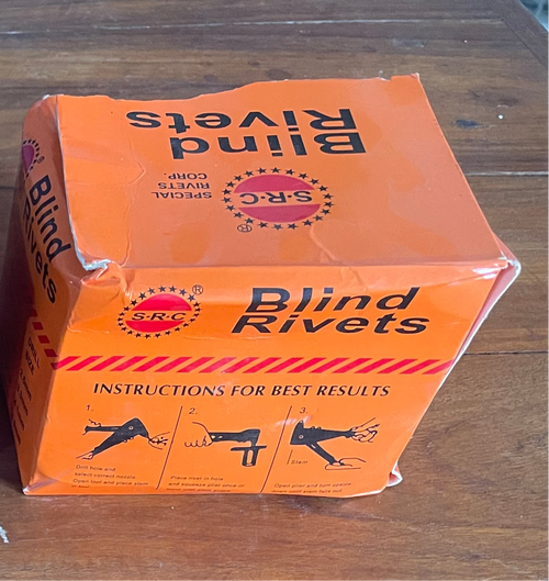 Rivet de 4 court